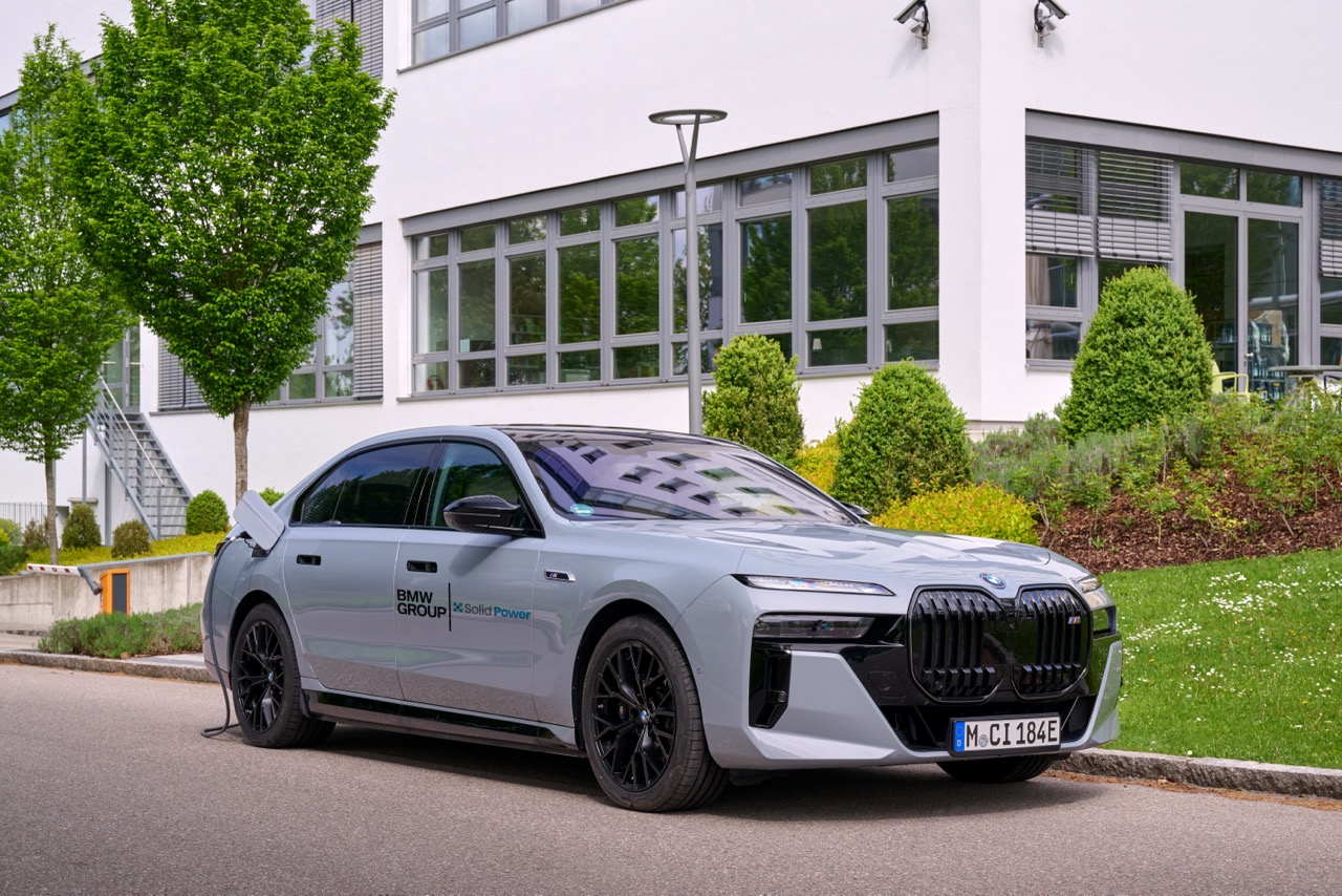 BMW i7 实测全固态电池技术